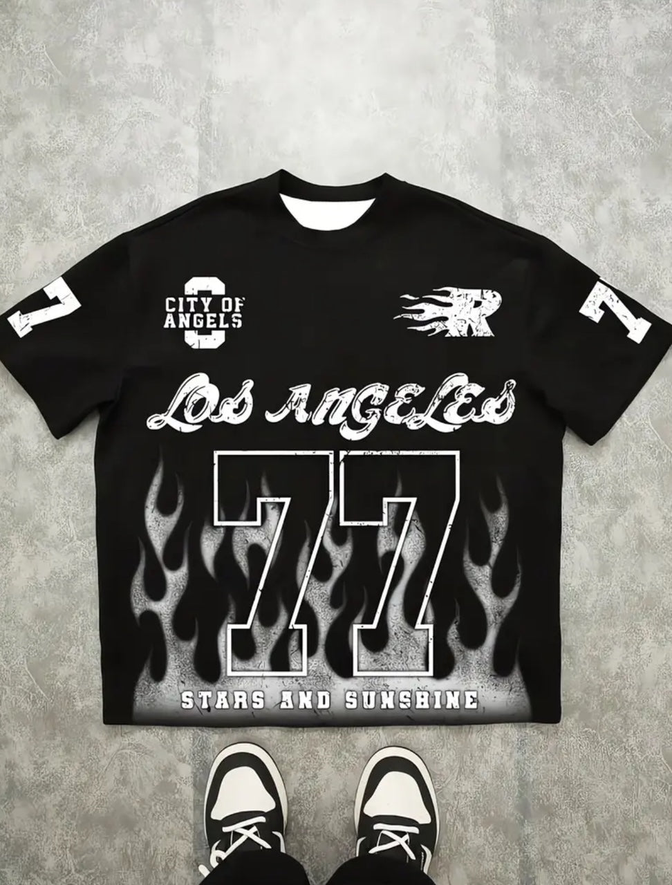 Graphic T-shirt tee